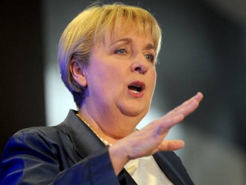 The PM says she hasn't spoken to Jenny Macklin over her assertion that she could live off $35 a day. (AAP)
